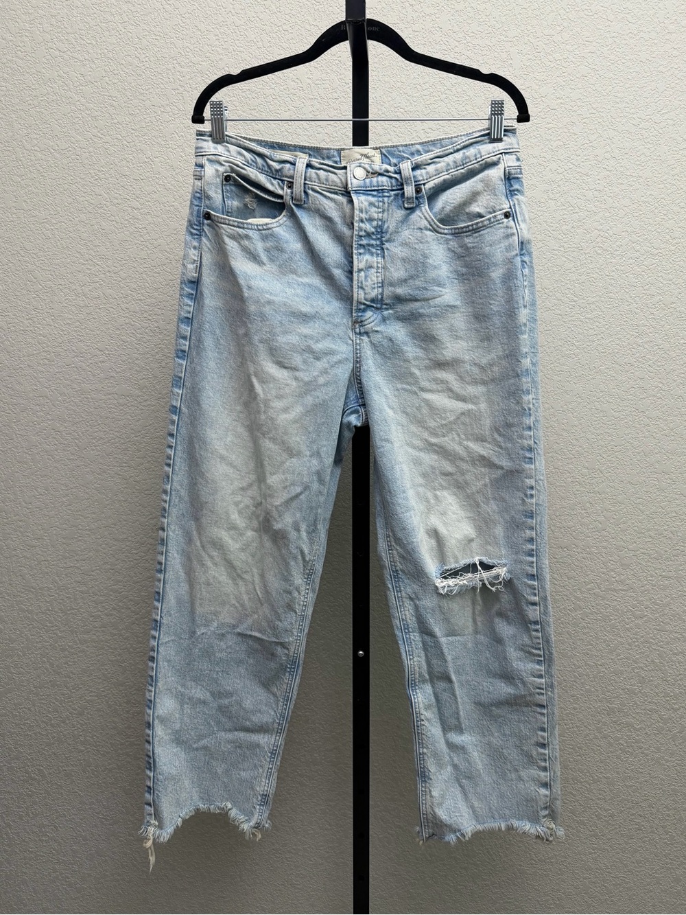 Universal Thread Women’s Highest Straight Ankle Light Blue Jeans
